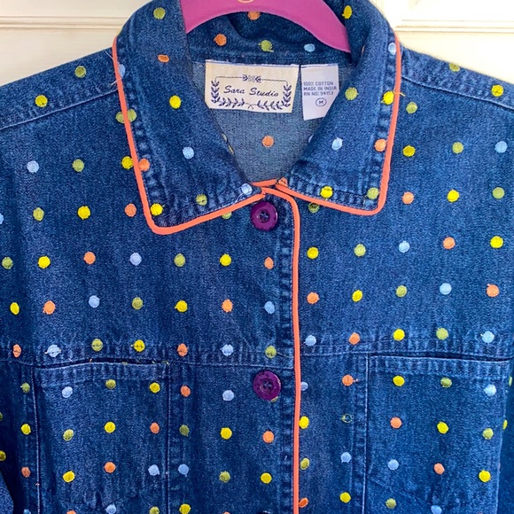 Sara Studio Jackets & Blazers - Sara Studio Blue Jean Jacket SZ M Button down two small pockets.